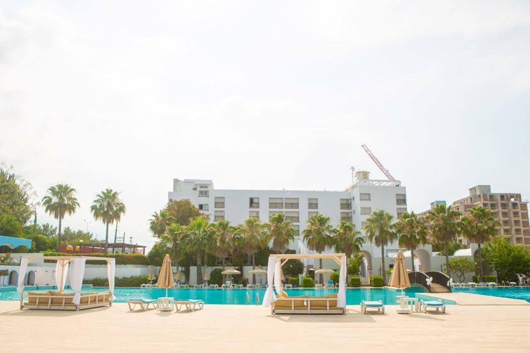 Uptown Bueyuek Anadolu Girne Hotel Buitenkant foto