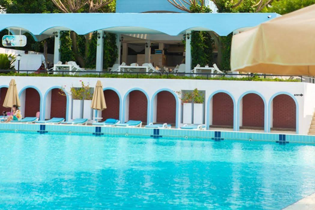 Uptown Bueyuek Anadolu Girne Hotel Buitenkant foto