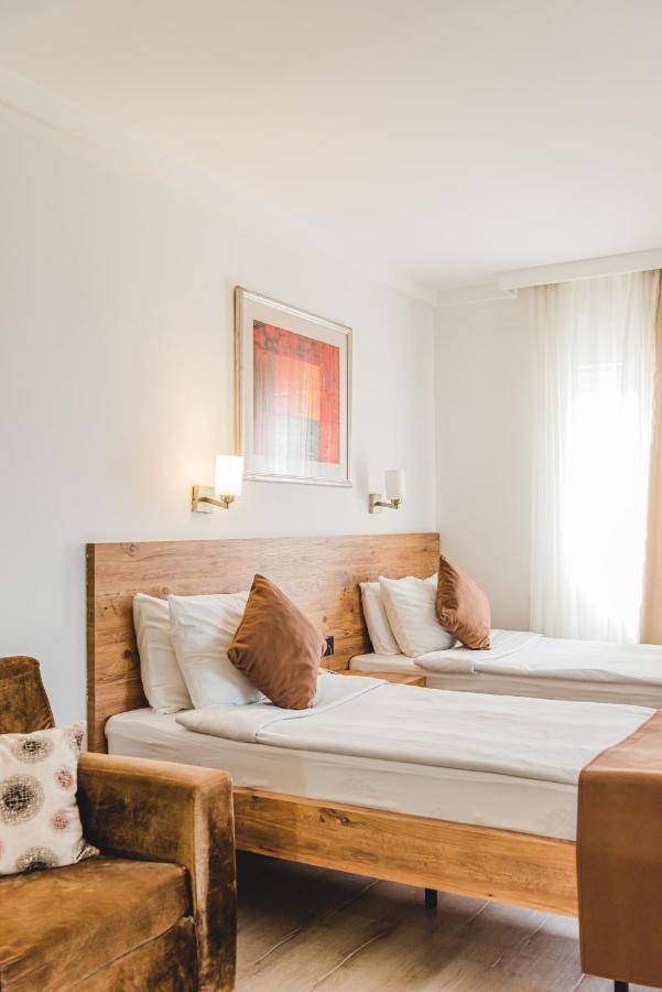 Uptown Bueyuek Anadolu Girne Hotel Buitenkant foto