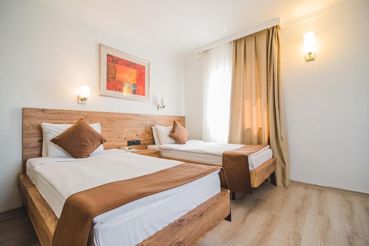 Uptown Bueyuek Anadolu Girne Hotel Buitenkant foto