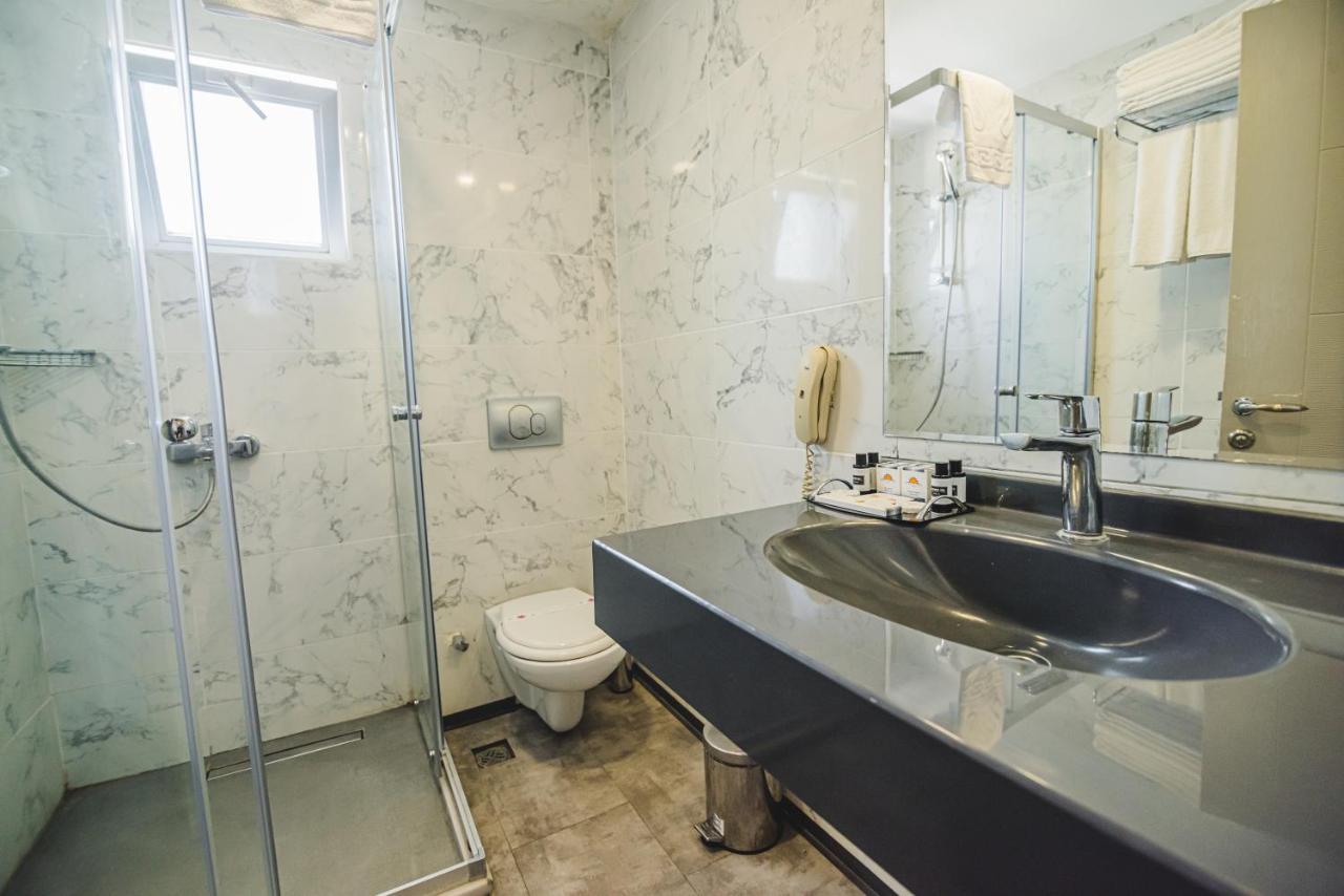 Uptown Bueyuek Anadolu Girne Hotel Buitenkant foto