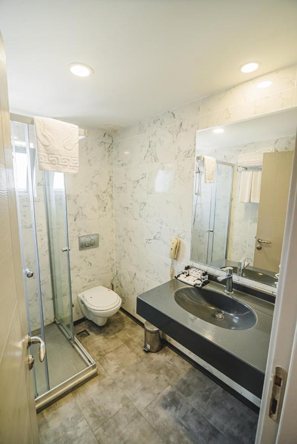 Uptown Bueyuek Anadolu Girne Hotel Buitenkant foto