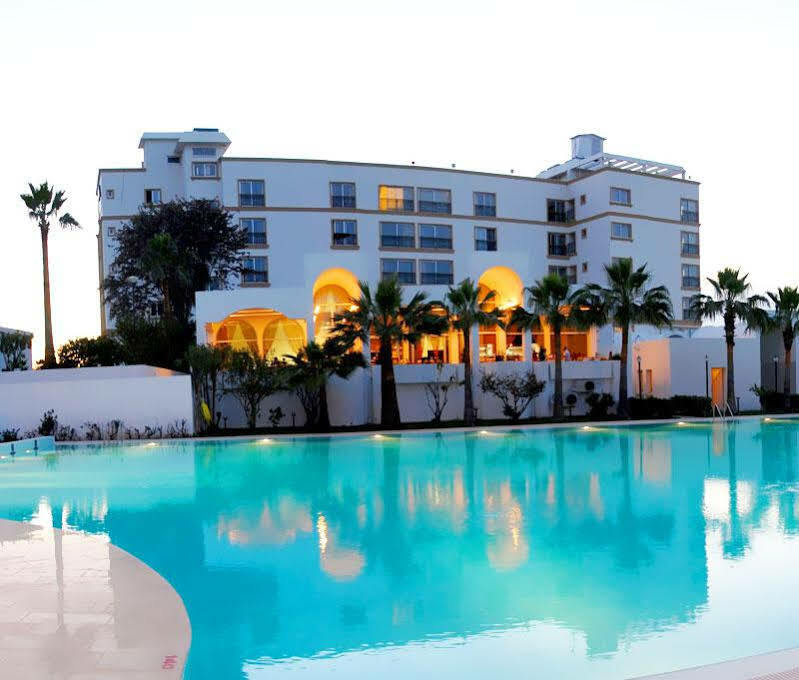 Uptown Bueyuek Anadolu Girne Hotel Buitenkant foto
