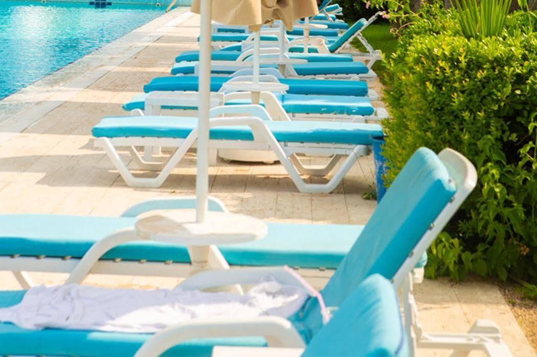 Uptown Bueyuek Anadolu Girne Hotel Buitenkant foto