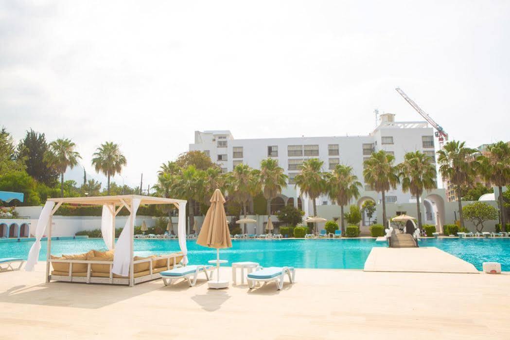Uptown Bueyuek Anadolu Girne Hotel Buitenkant foto